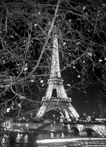夜幕下的巴黎铁塔